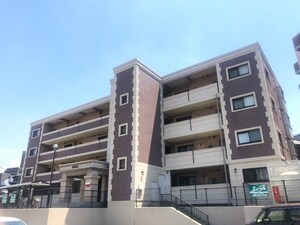 高峰ポロニア外観写真