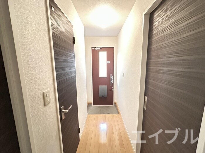 物件内観写真6　(玄関)