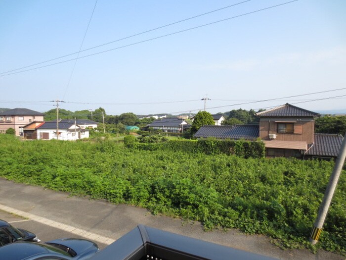 物件内観写真8　(室内からの展望)