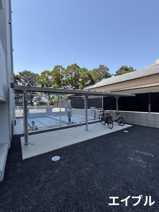 物件外観写真4　(駐輪場)