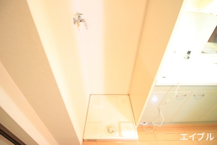 物件内観写真11　(洗濯機置場)