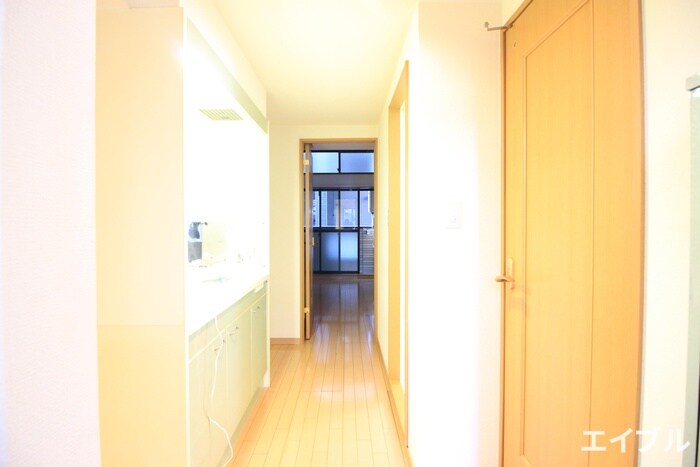 物件内観写真16　(廊下)