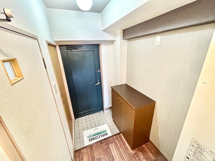 物件内観写真13　(玄関)