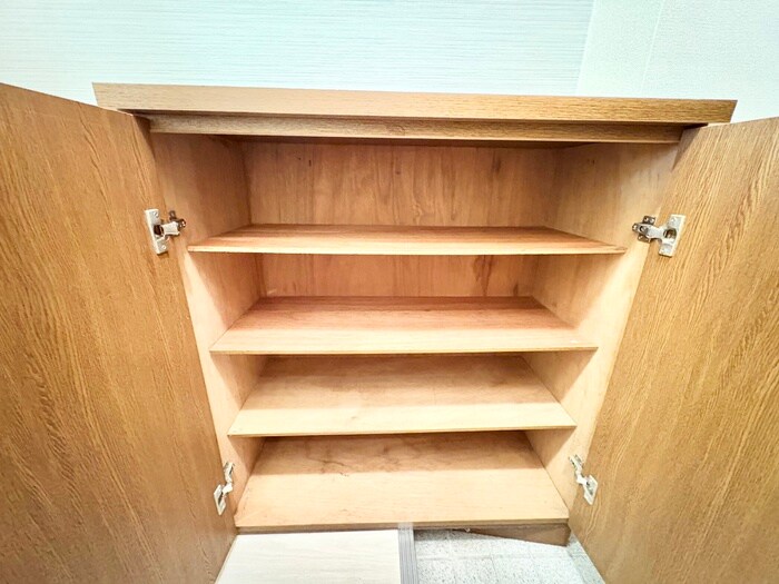 物件内観写真15　(靴箱)