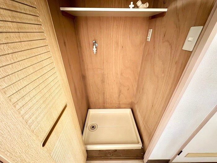 物件内観写真17　(洗濯機置場)