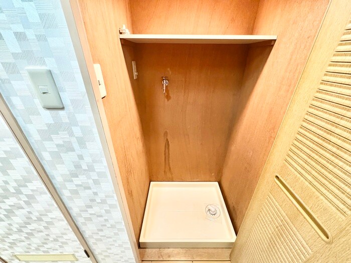 物件内観写真17　(洗濯機置場)