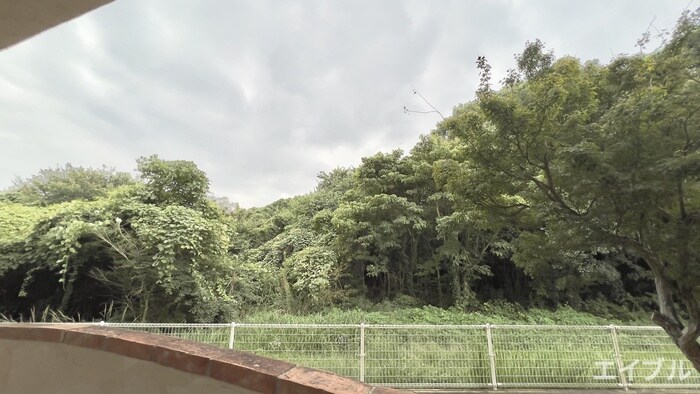 物件内観写真20　(室内からの展望)