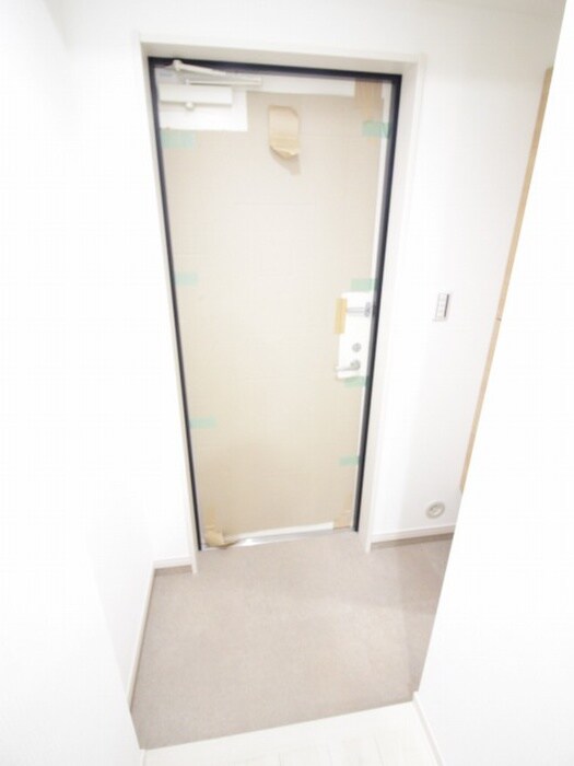物件内観写真7　(玄関)
