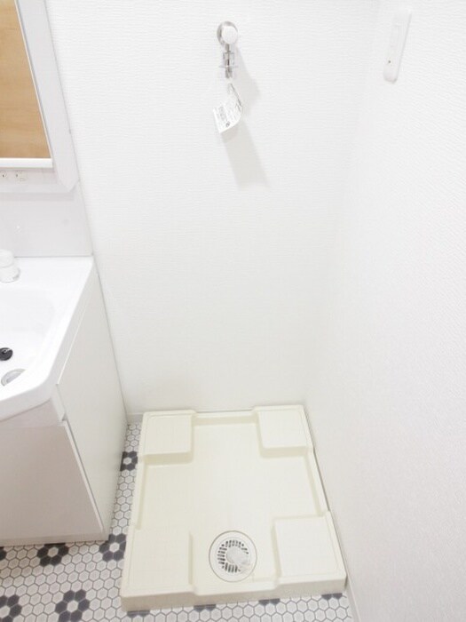 物件内観写真12　(洗濯機置場)