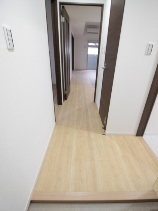 物件内観写真21　(玄関)