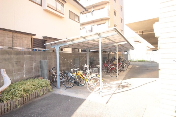物件外観写真5　(駐輪場)