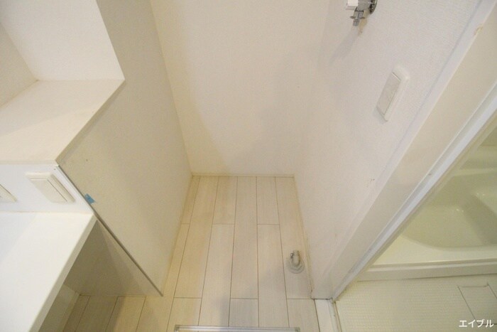 物件内観写真17　(洗濯機置場)