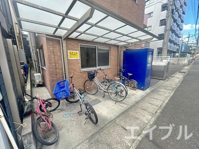 物件外観写真4　(駐輪場)