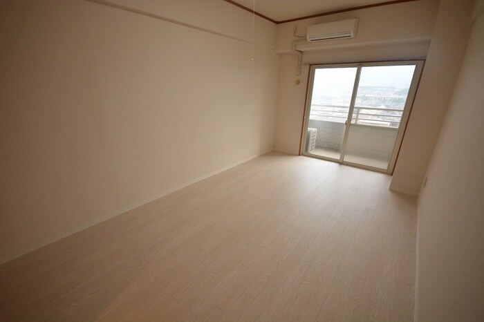 三栄ビルの居室