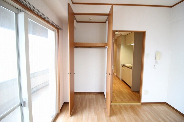 物件内観写真6　(収納)