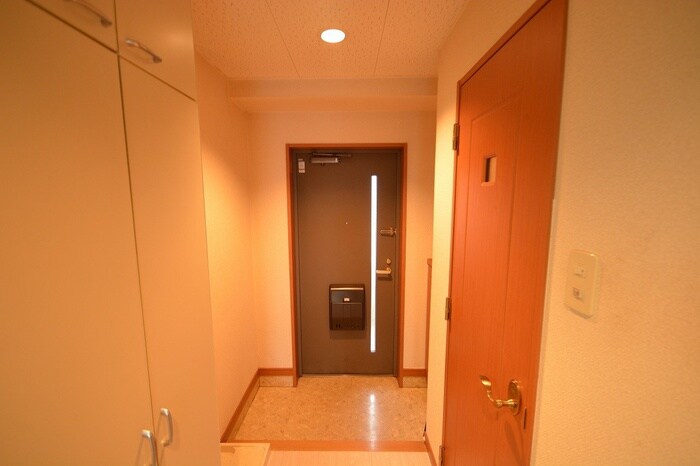 三栄ビルの玄関