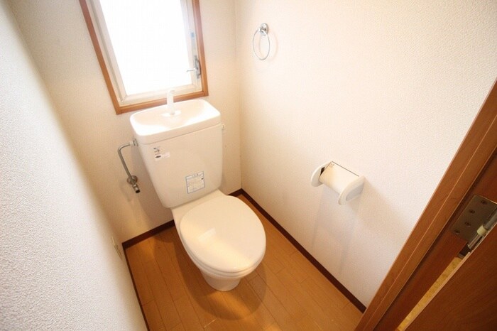 物件内観写真8　(トイレ)