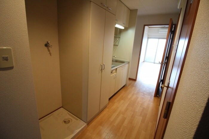 物件内観写真10　(廊下)