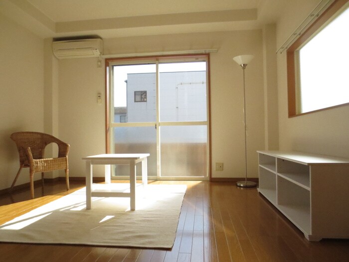 物件内観写真4　(居室)