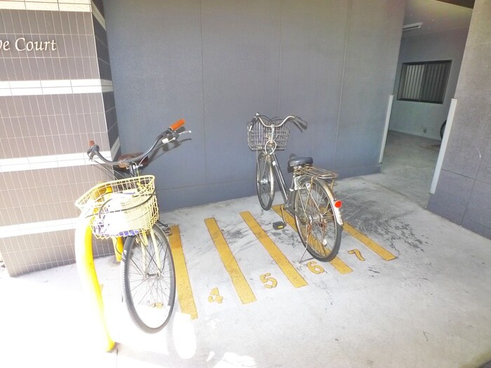 物件外観写真6　(駐輪場)