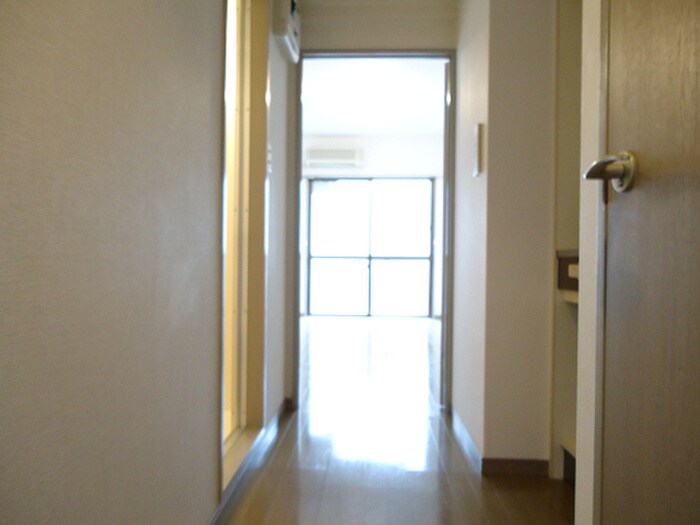 物件内観写真15　(廊下)