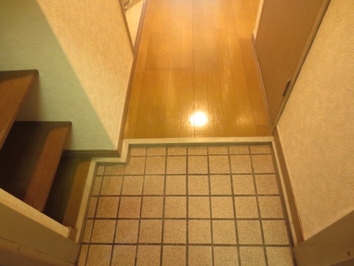 物件内観写真17　(玄関)