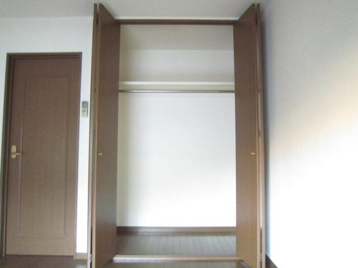 物件内観写真12　(収納)