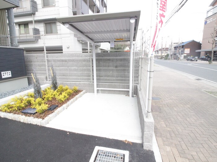 物件外観写真6　(駐輪場)