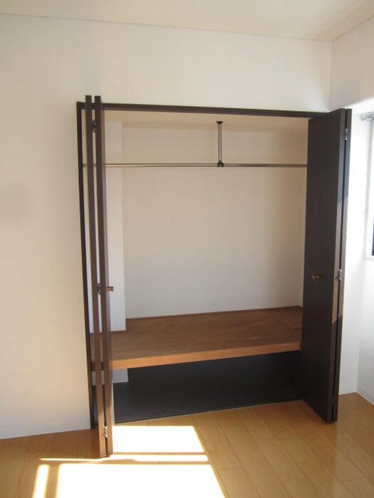 物件内観写真10　(収納)