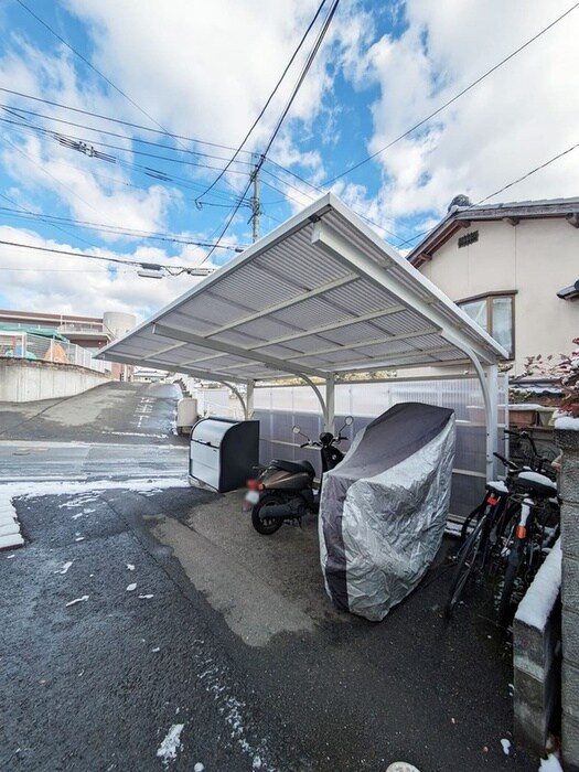 物件外観写真2　(駐輪場)