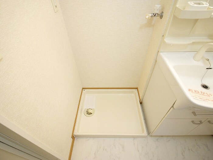 物件内観写真15　(洗濯機置場)