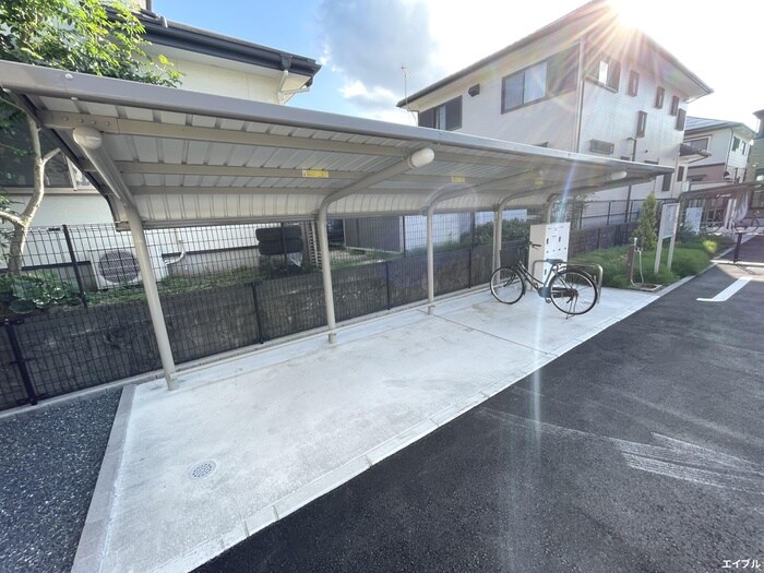 物件外観写真4　(駐輪場)