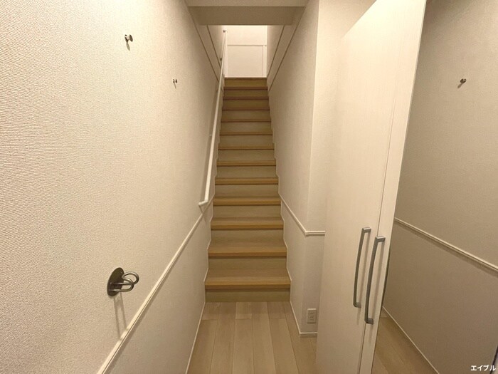 物件内観写真12　(玄関)