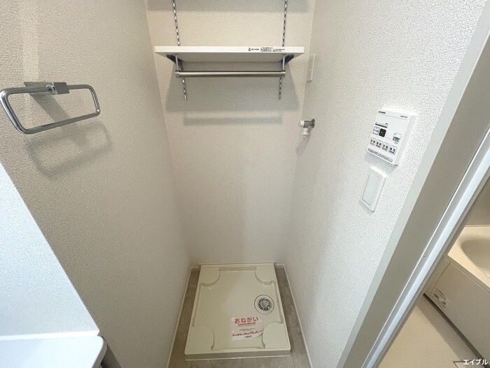 物件内観写真15　(洗濯機置場)