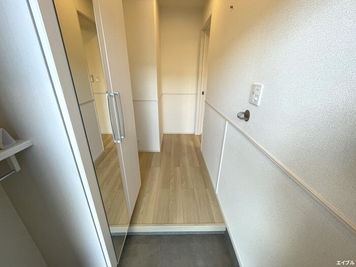 物件内観写真12　(玄関)