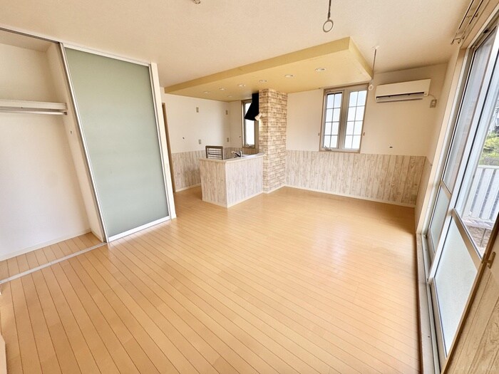 物件内観写真3　(居室)