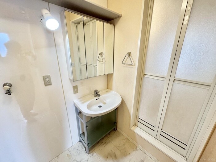 物件内観写真7　(洗面)