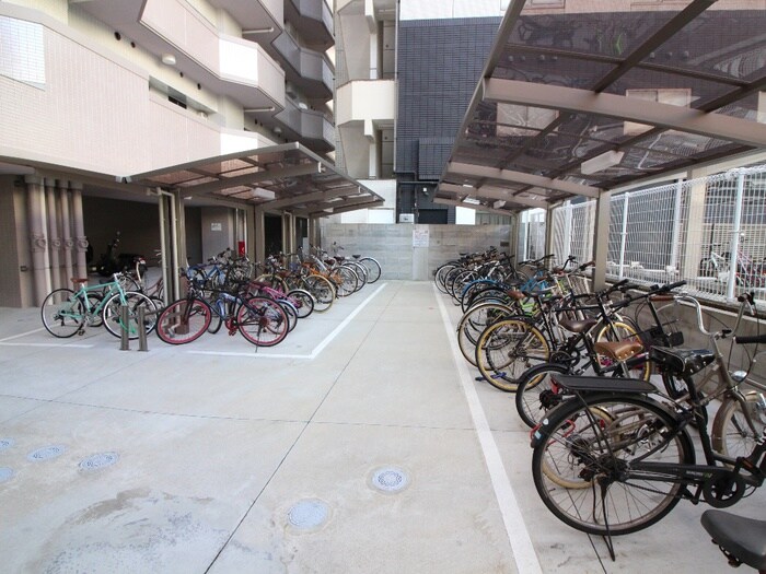 物件外観写真6　(駐輪場)