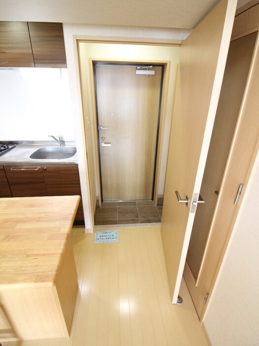 物件内観写真16　(玄関)