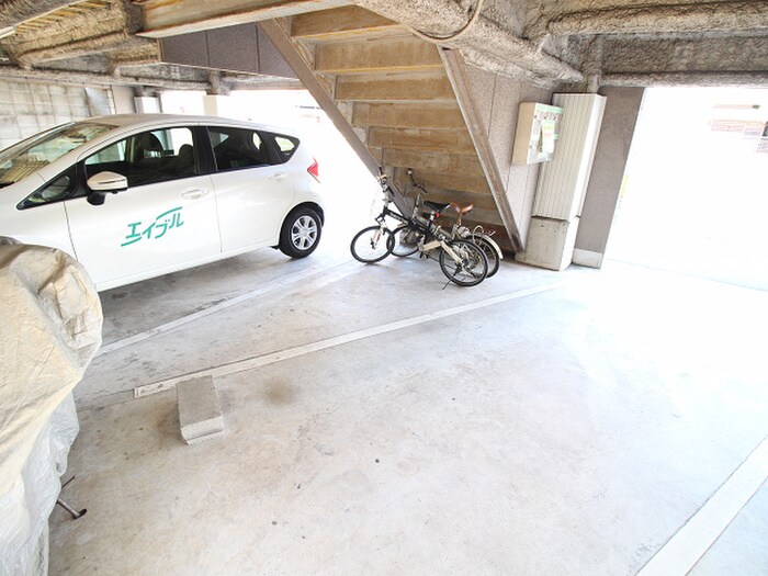 物件外観写真4　(駐輪場)