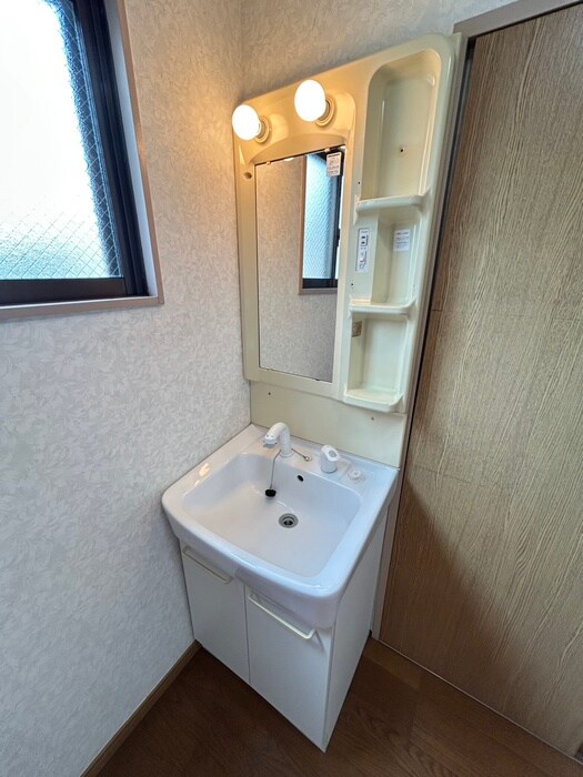 物件内観写真10　(洗面)