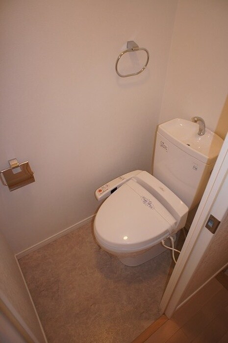 物件内観写真9　(トイレ)