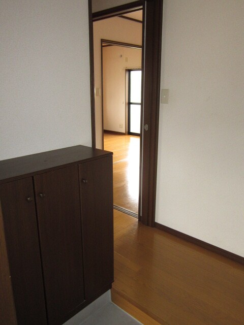 物件内観写真16　(廊下)