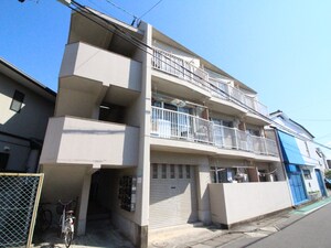 ラッキービル姪浜外観写真