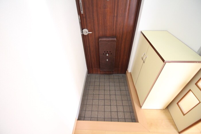物件内観写真14　(玄関)