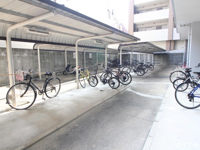 物件外観写真6　(駐輪場)