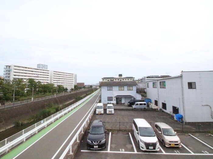 物件内観写真15　(室内からの展望)