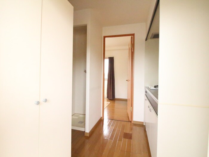 物件内観写真19　(廊下)