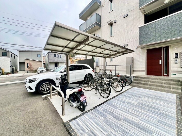 物件外観写真6　(駐輪場)