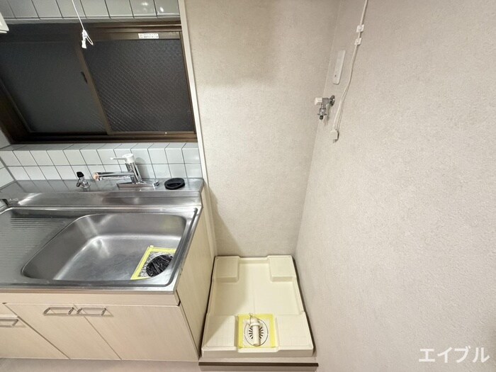 物件内観写真12　(洗濯機置場)